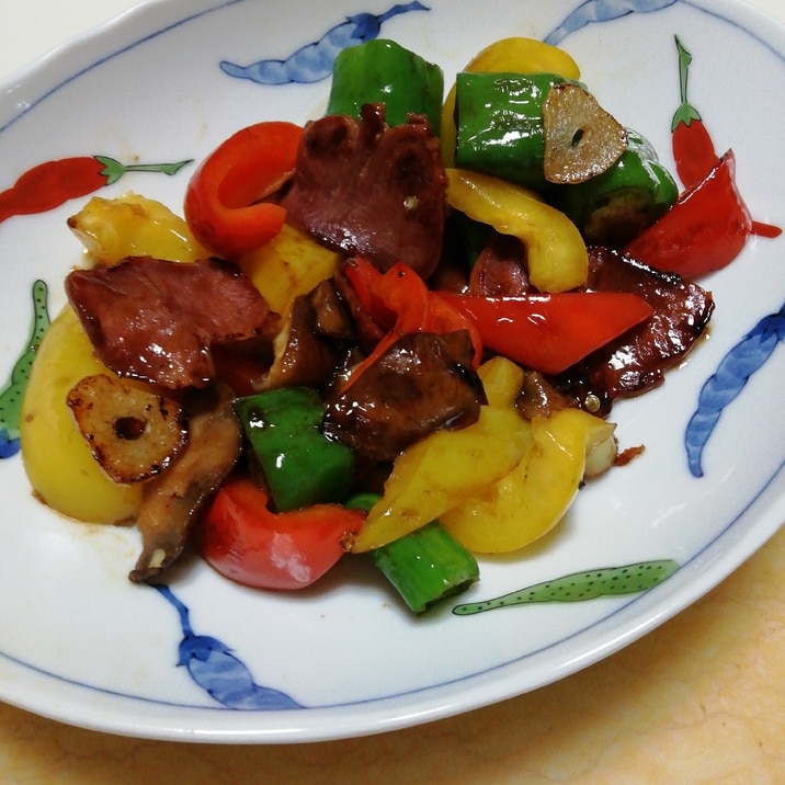 豚タン･椎茸･パプリカ･万願寺唐辛子のオイソ炒め